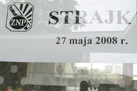 MEN: strajk nauczycieli w co drugiej szkole