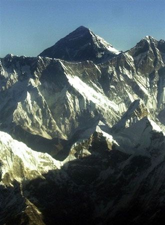 Chiny zamykają wejście na Mount Everest
