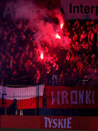 Nie dostali biletów, więc na stadion wtargnęli siłą