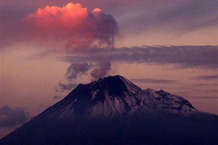 Wulkan Tungurahua ożywił się - 1200 osób ewakuowano