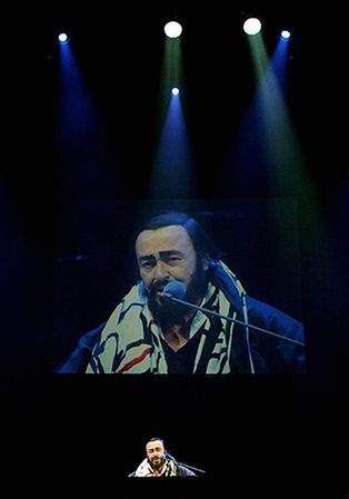 Żona Pavarottiego: Luciano czuje się lepiej
