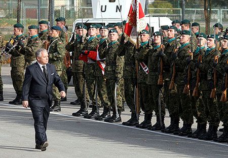 Prezydent: ok. 2012 r. Polska będzie miała w pełni zawodową armię