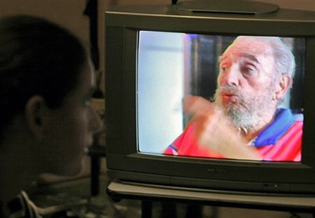 Telewizja pokazała zdrowiejącego Fidela Castro