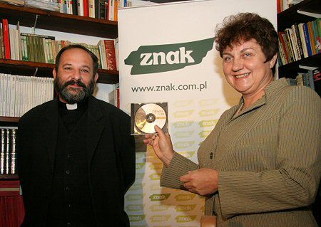 Ks. Isakowicz-Zaleski złożył swoją książkę w wydawnictwie