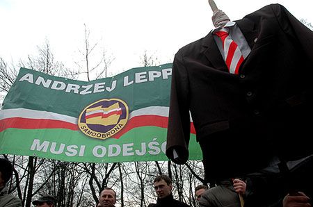 Rolnicy: Andrzej Lepper musi odejść!