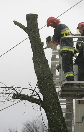 Wichura się uspokaja, szacowanie szkód w całej Polsce