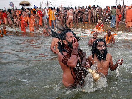 5,5 miliona oczyściło się z grzechów w w nurcie Gangesu