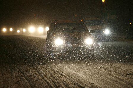 Trudne warunki na drogach po opadach śniegu