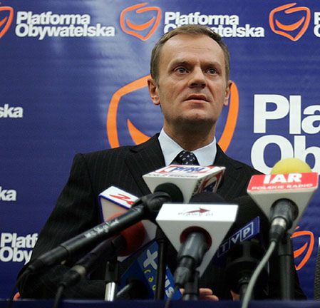 Tusk apeluje o udział w II turze wyborów