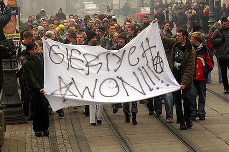 Uczniowie protestują przeciwko programowi "Zero tolerancji"