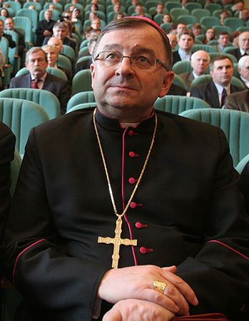 Owsiak się dodzwonił, abp Życiński będzie na Woodstocku