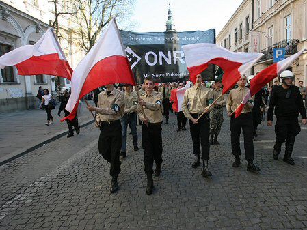 Kot rzucony w pochód ONR był martwy w chwili lotu