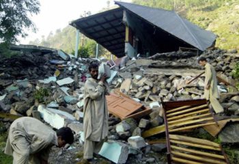 Około 30 tys. ofiar trzęsienia ziemi