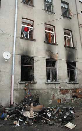 Dwie osoby zginęły w pożarze kamienicy w Łodzi