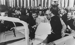 Zamach na Jana Pawła II: była trzecia kula, takie było jej prawdziwe przeznaczenie