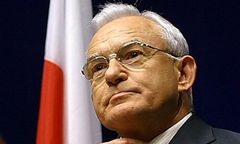 "To cmentarni podżegacze!" - ostre słowa b. premiera