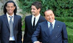 Berlusconi żartuje: nie płaćmy abonamentu telewizyjnego