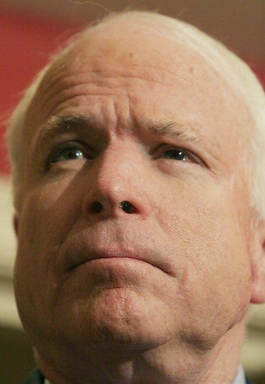 McCain atakuje Obamę za plany rozmów z Raulem Castro