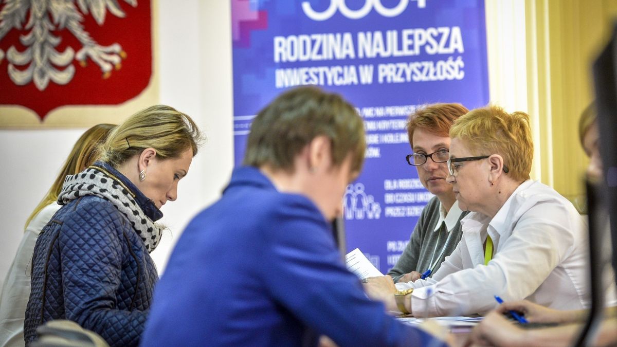 Już ponad 900 tys. matek jest biernych zawodowo, wynika z badania BAEL.