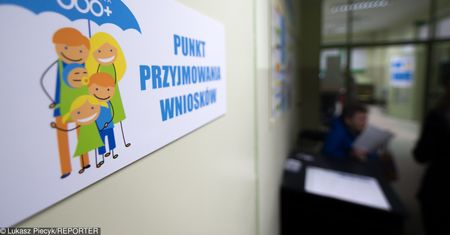 500+. Wypłaty zagrożone, urzędnicy się nie wyrabiają