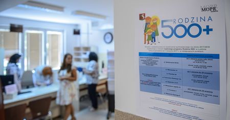 Wielki problem z 500+. Polskie sądy "zatkane", samotni rodzice zostają bez pieniędzy