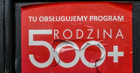 500+ na każde dziecko. Koszt programu to 2,5 tys. zł rocznie na każdego pracującego