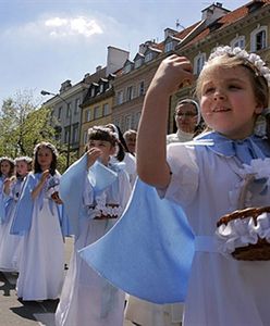 To kosztowne święto jest zmorą polskich rodziców