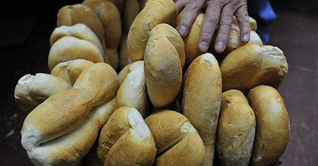 Zdrożeje chleb - przez susze w Rosji i powódź w Pakistanie