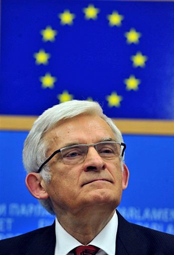 Buzek i Bartoszewski laureatami nagród Polonii