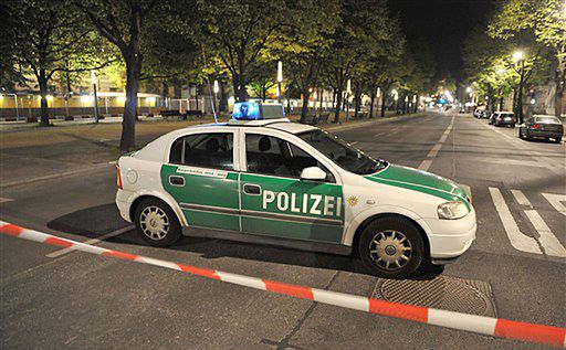 Niemcy biją policjantów