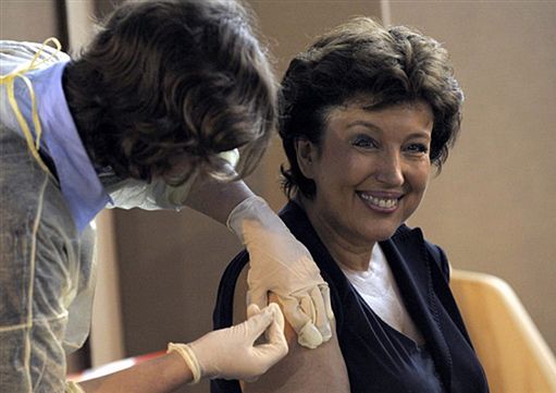 Francuzi boją się szczepień, kobiecie grozi paraliż