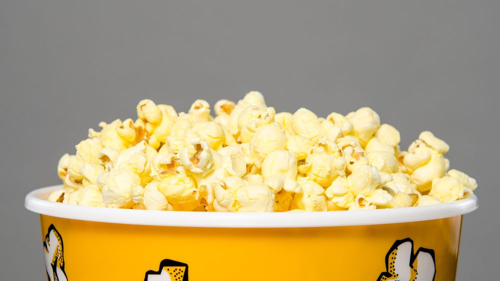 Popcorn o niskiej zawartości tłuszczu prażony na oleju