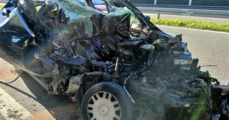 Wbił się miejskim autem w ciężarówkę. Finał był zaskakujący