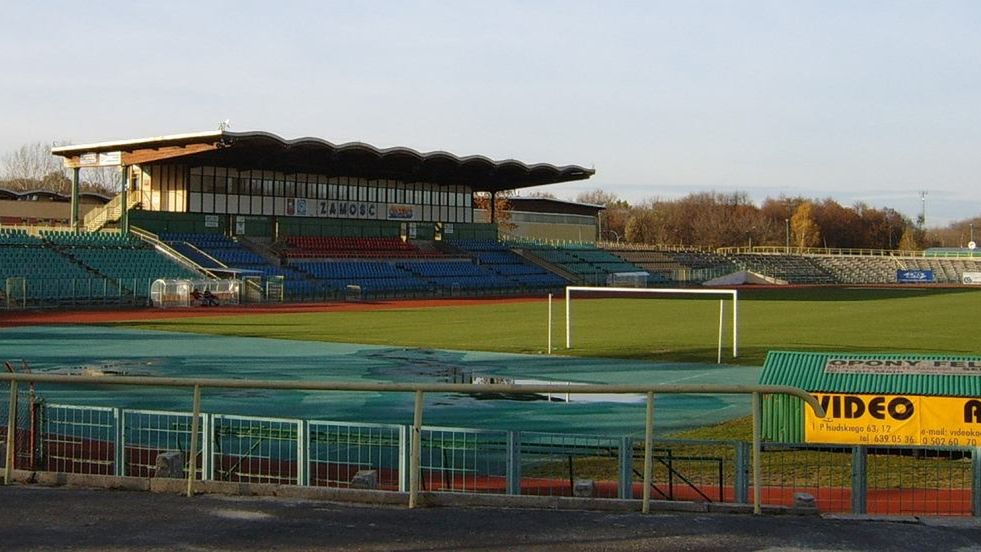 Materiały prasowe / Wikimedia Commons / Na zdjęciu: stadion Hetmana Zamość