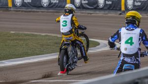 Żużel. Niecodzienna sytuacja. Szymon Woźniak uratował swojego rywala