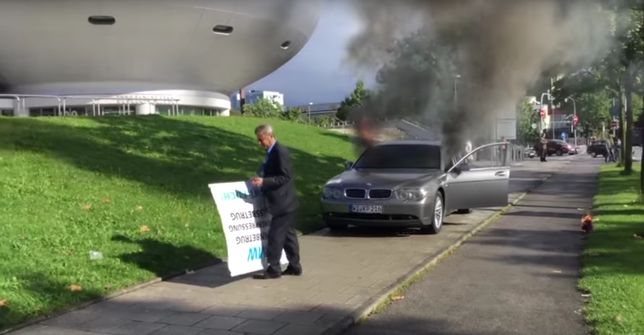 Przedsiębiorca walczy z gigantem podpalając auta WP