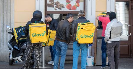 Skany zdjęć dowodów? Poważne zarzuty wobec Glovo. Milionowa kara