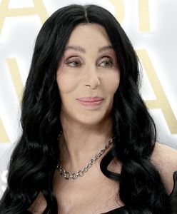 Cher nie daje o sobie zapomnieć. Na galę założyła skórzany strój i kabaretki