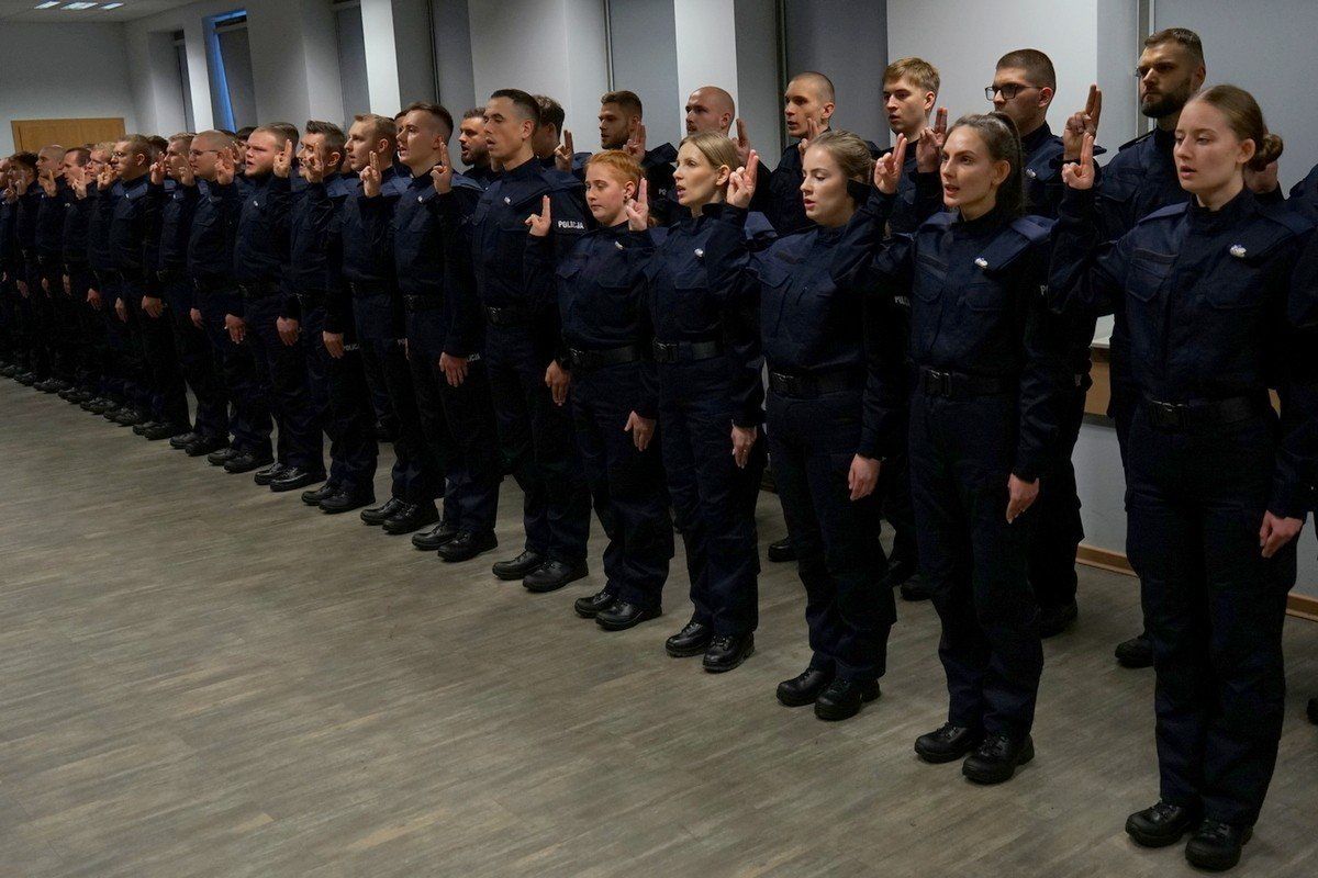 Migawki z uroczystego ślubowania policjantów w Bydgoszczy
