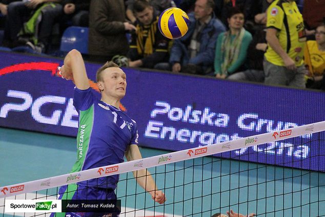 Mateusz Sacharewicz robił w sobotę co mógł, żeby powstrzymać rozpędzonych gospodarzy