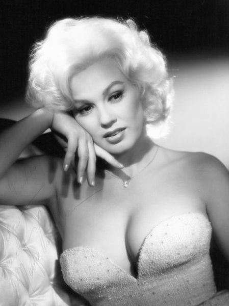 Mamie Van Doren: Mówiło się, że była ładniejsza od Marilyn Monroe