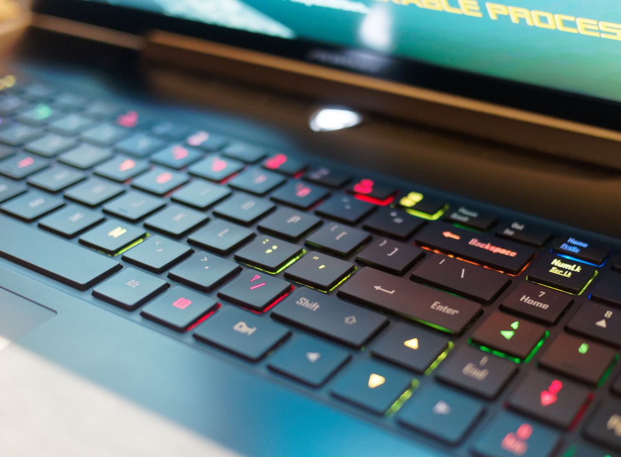 Aorus X7 v7 pokazał, że laptop do grania nie musi wyglądać jak cegła