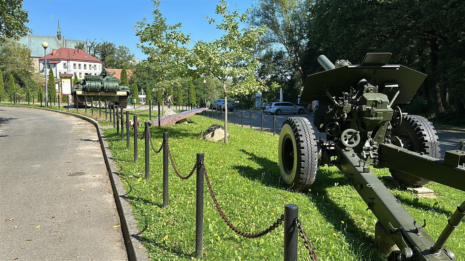 Skwer Katyński i park militarny w Czchowie