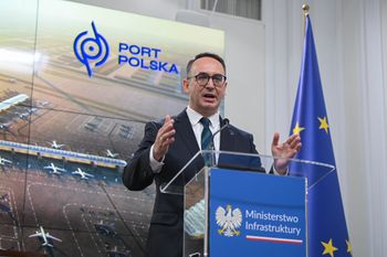Pierwsza łopata na budowie terminalu Portu Polska. Minister wskazał miesiąc