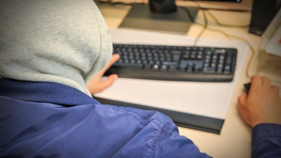 Chcieli oszukać portal aukcyjny na blisko 150 tys. złotych