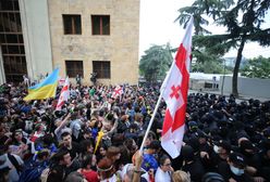 Protesty w Tbilisi. Gruzińskie organizacje pozarządowe nie podporządkują się "rosyjskiemu prawu"