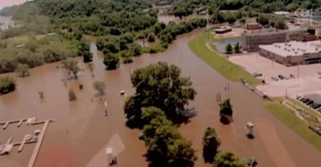 Wciąż rośnie poziom wody w rzece Mississippi
