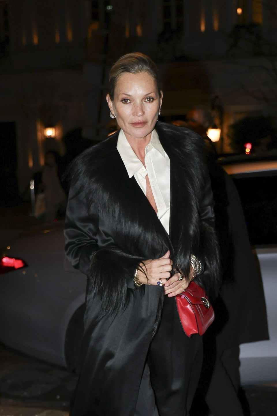 Kate Moss wraca z imprezy po pokazie marki Dior
