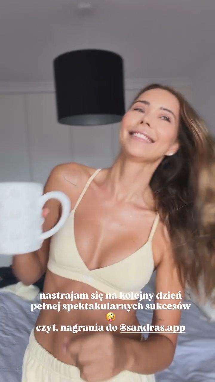 Sandra Kubicka pozuje w bieliźnie