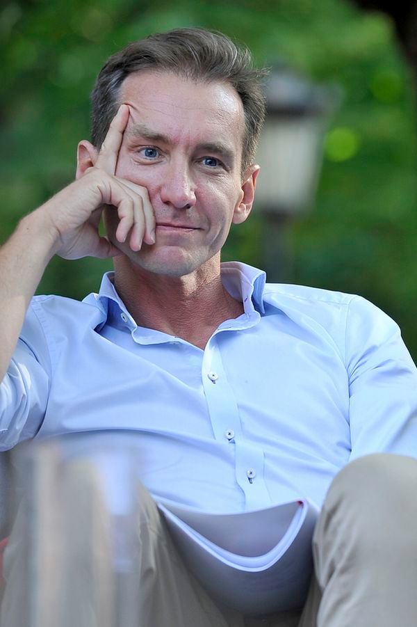 Piotr Kraśko: kontrowersyjna przeszłość dziennikarza. Poznaj sekrety jego biografii